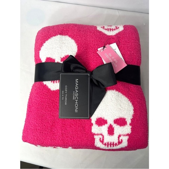 Pink Skull Blanket Magaschoni White Soft Throw Reverse Spooky Gothic Halloween - Picture 8 of 8
